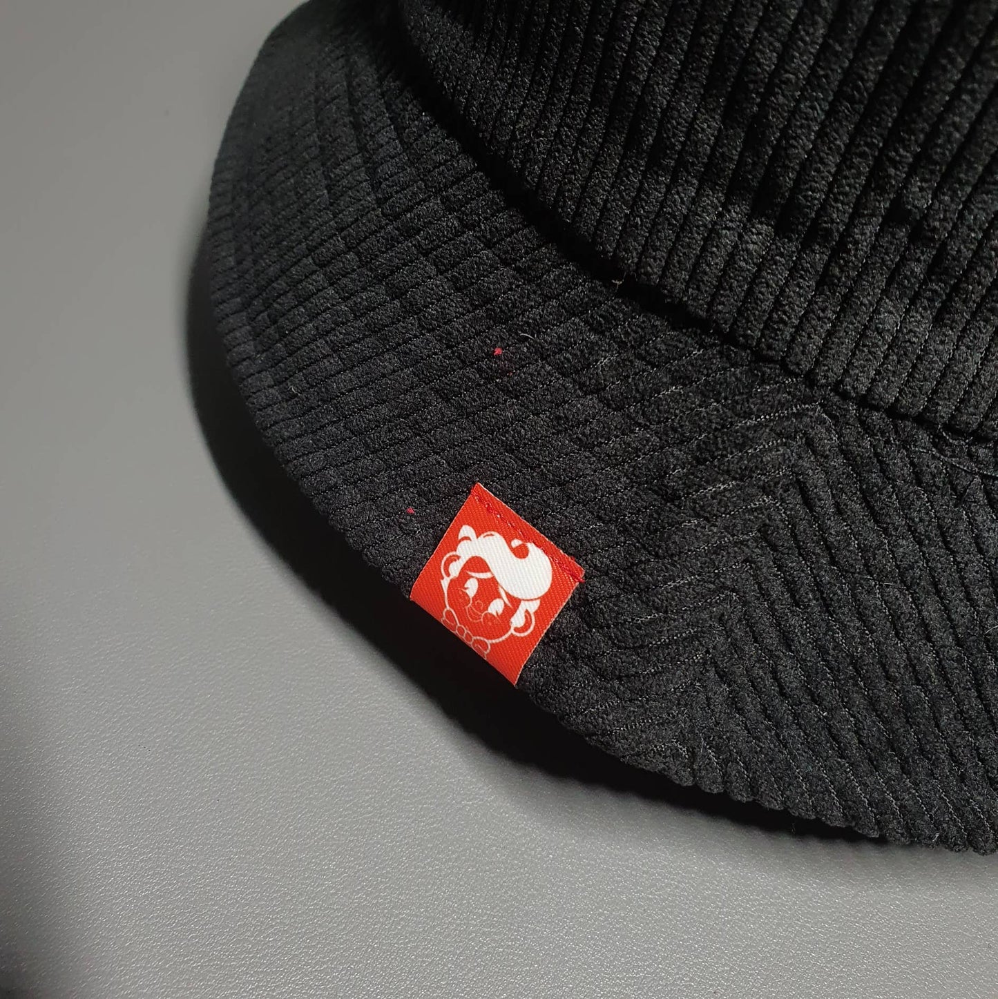 CORDUROY BUCKET HAT - BLACK